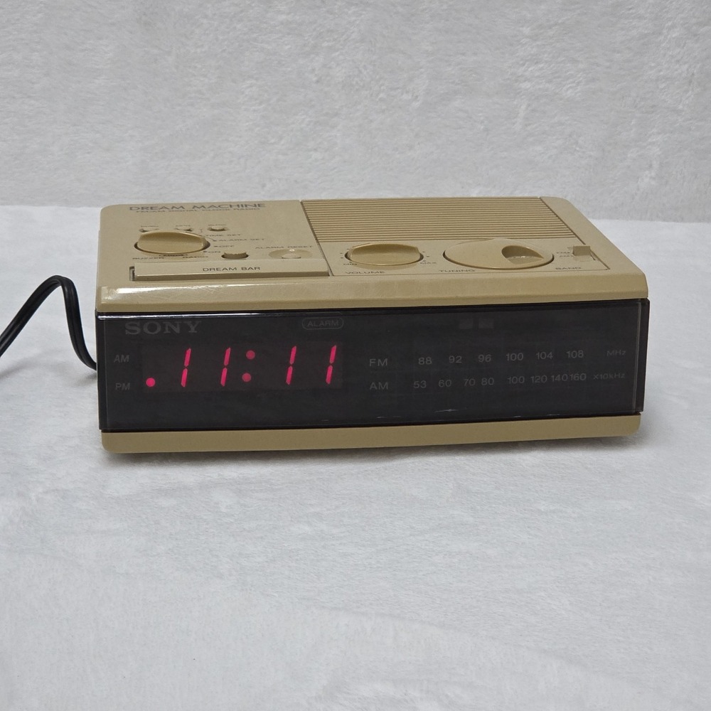 Vintage Sony Dream Machine ICF-C3W AM FM Digital Alarm Clock Radio Woodgrain